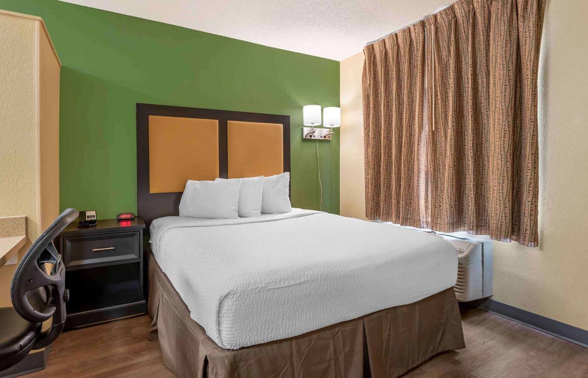 เอ็กซ์เทนด์ สเตย์ อเมริกา ชิคาโก ลอมบาร์ด โอ๊คบรูก Hotel โอ๊คบรูคเทอร์เรซ ภายนอก รูปภาพ