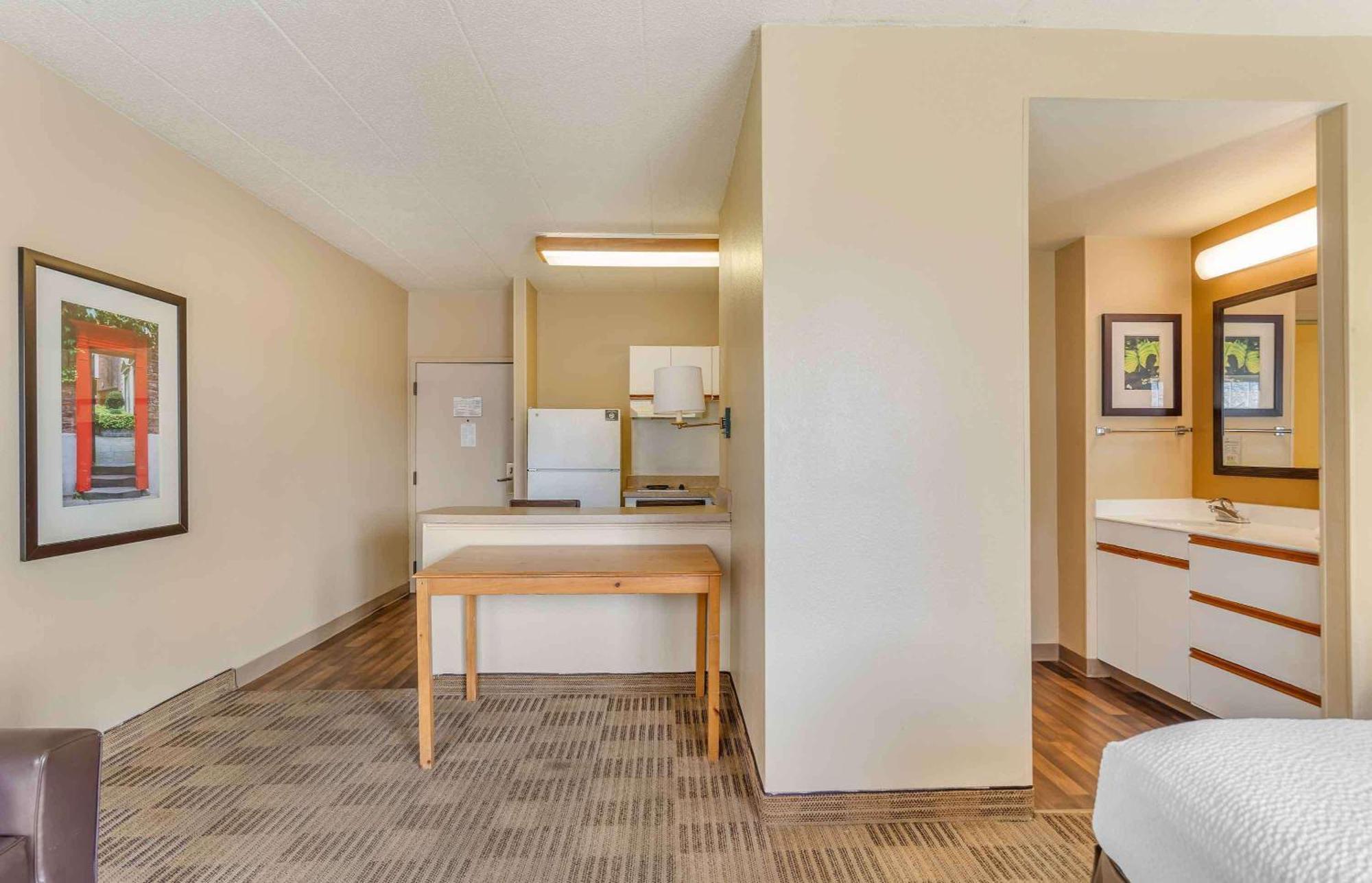 เอ็กซ์เทนด์ สเตย์ อเมริกา ชิคาโก ลอมบาร์ด โอ๊คบรูก Hotel โอ๊คบรูคเทอร์เรซ ภายนอก รูปภาพ