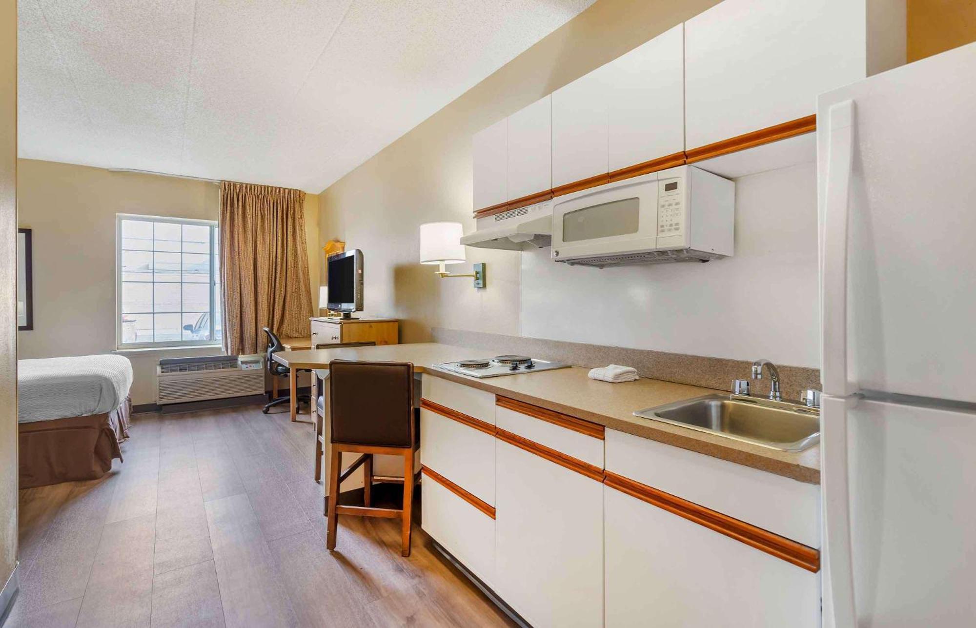 เอ็กซ์เทนด์ สเตย์ อเมริกา ชิคาโก ลอมบาร์ด โอ๊คบรูก Hotel โอ๊คบรูคเทอร์เรซ ภายนอก รูปภาพ