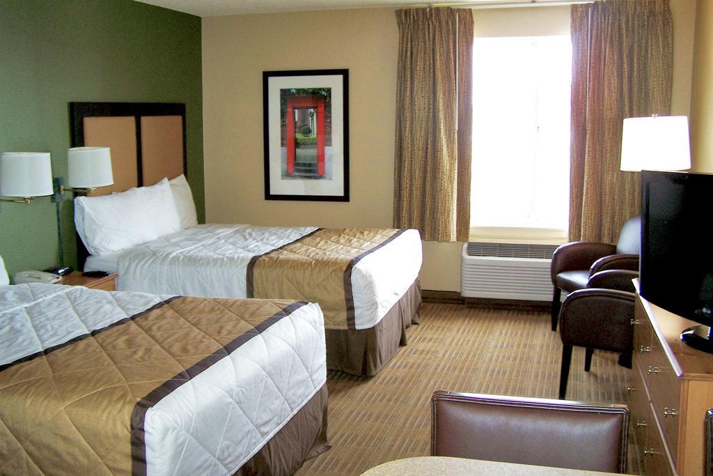 เอ็กซ์เทนด์ สเตย์ อเมริกา ชิคาโก ลอมบาร์ด โอ๊คบรูก Hotel โอ๊คบรูคเทอร์เรซ ภายนอก รูปภาพ