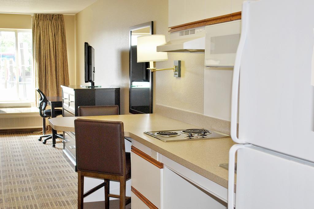 เอ็กซ์เทนด์ สเตย์ อเมริกา ชิคาโก ลอมบาร์ด โอ๊คบรูก Hotel โอ๊คบรูคเทอร์เรซ ภายนอก รูปภาพ