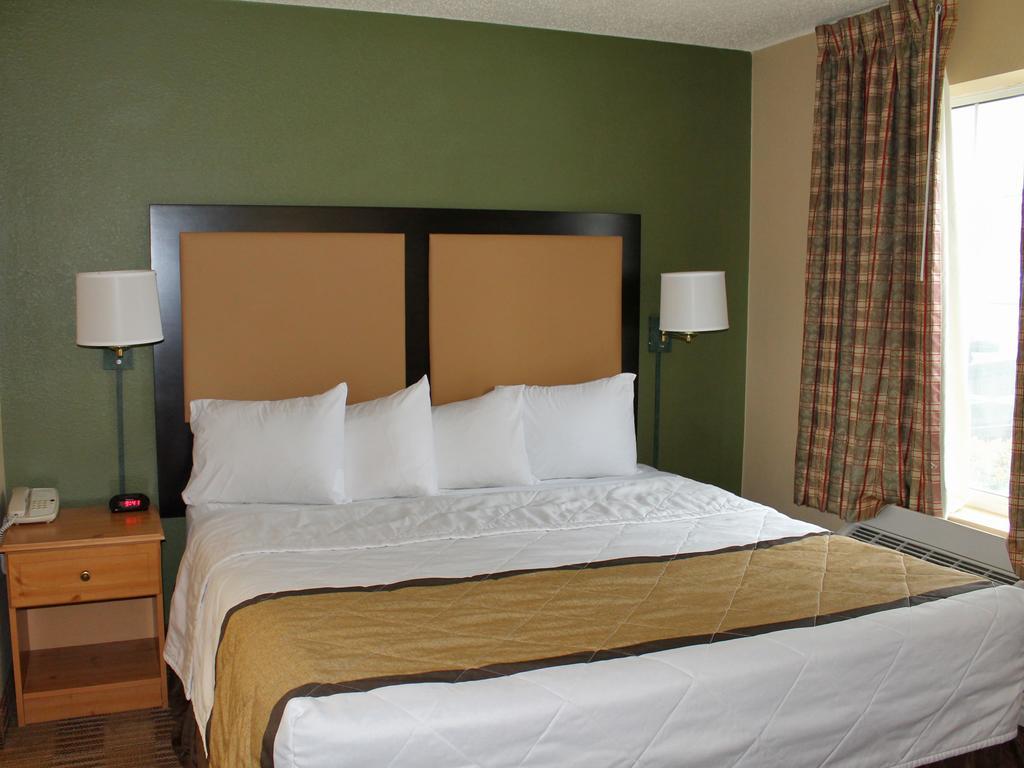 เอ็กซ์เทนด์ สเตย์ อเมริกา ชิคาโก ลอมบาร์ด โอ๊คบรูก Hotel โอ๊คบรูคเทอร์เรซ ภายนอก รูปภาพ